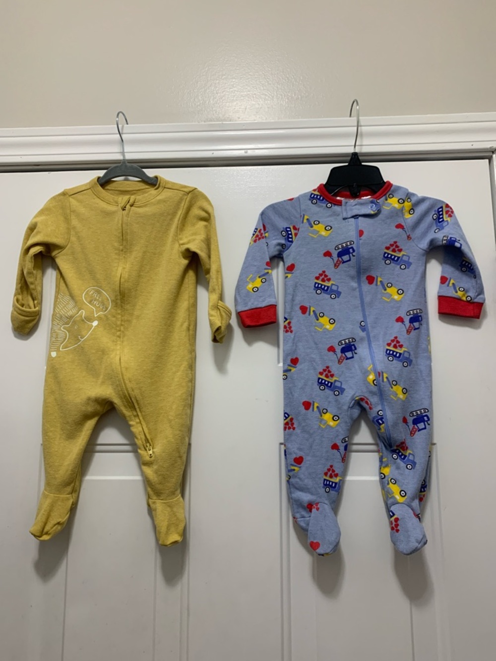 4/$10 Old Navy Yellow and Light Blue Kids One-Piece Footies Size 3-6 Month